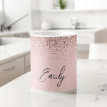 Taza De Café Girly Rosa Gold - Broche de Purpurina rosa de Rubo<br><div class="desc">Girly Rosa Gold - Purpurina de espuma rosada de Rubor Cepilló el nombre Metalizado del monograma y la copa de café inicial o taza. Esto hace que el dulce perfecto cumpleaños 16, boda, ducha de novia, aniversario, ducha de bebé o fiesta de soltera sea regalo para alguien que ama el...</div>