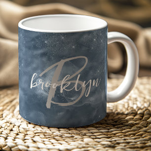 Taza De Café Glam Polvo Azul Remolinos de Estrellas Monograma e