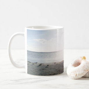 Taza De Café Gloria De Sol En La Cafetería De Playa