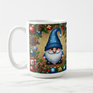 Taza De Café Gnome con decoraciones navideñas y pineconas