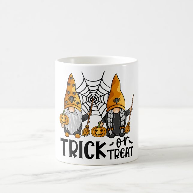 Taza De Café Gnomes De Halloween De Truco O Tratamiento (Centro)