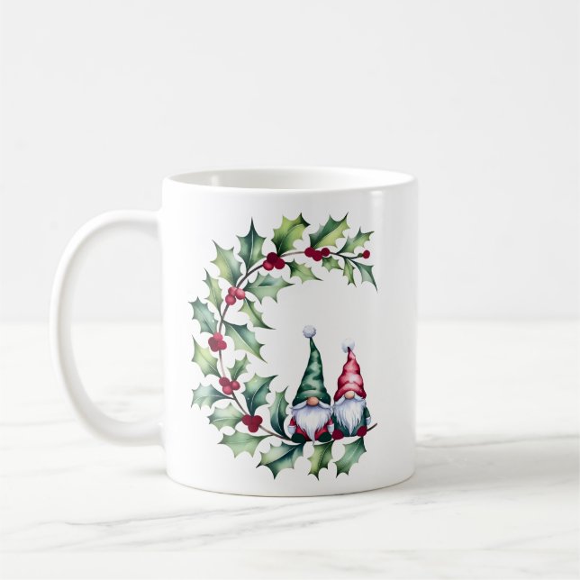 Taza De Café Gnomes navidades sentados en Holly Berry Twig Mug (Izquierda)