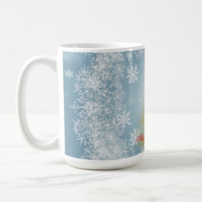 Taza De Café Gold Xmas Tree Mug with Snowflakes – Customizable  (Izquierda)