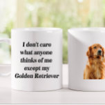 Taza De Café Golden Retriever Funny Gift Mug<br><div class="desc">Este gracioso tazón de "No me importa lo que alguien piense de mí excepto mi perro de la recuperación dorada" es el regalo perfecto para los amantes del perro que te rodean. Tal vez hasta un regalo para ti mismo. Esto traerá una sonrisa a la cara de cualquier admirador de...</div>