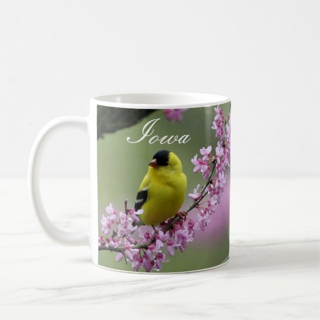 Taza De Café Goldfinch en la rama Redbud, Iowa State Bird Mug (Izquierda)