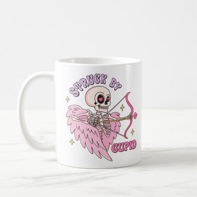 Taza De Café Golpeado Por Cupido Skeleton (Izquierda)