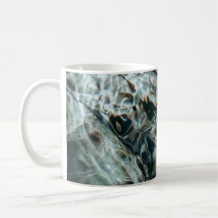 Taza De Café Gotas de agua en el cuerpo del agua