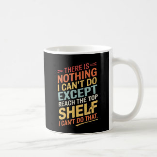 Taza De Café Graciosas Chicas Cortas Llegan A La Estantería Sup