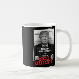 Taza De Café Gracioso Donald Trump no es culpable de asesinato,