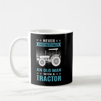 Taza De Café Gracioso Nunca Subestimar A Un Viejo + Tractor - T