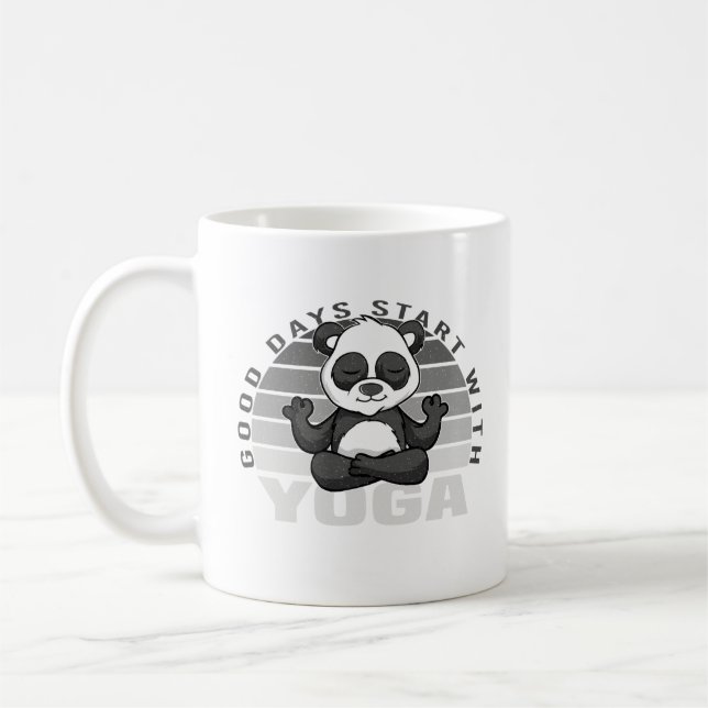 Taza De Café Gracioso panda lindo haciendo yoga. (Izquierda)