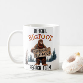 Taza De Café Gracioso Sasquatch De Pie Grande En El Bosque