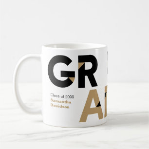 Taza De Café Graduación Letras Grandes Negritas en Ángulo Corta