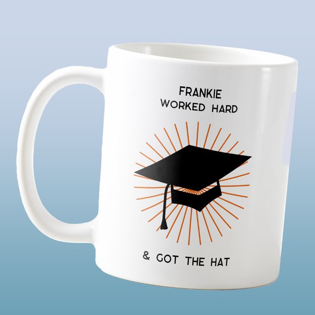Taza De Café Graduación personalizada divertida (Fun personalized name graduation keepsake mug)