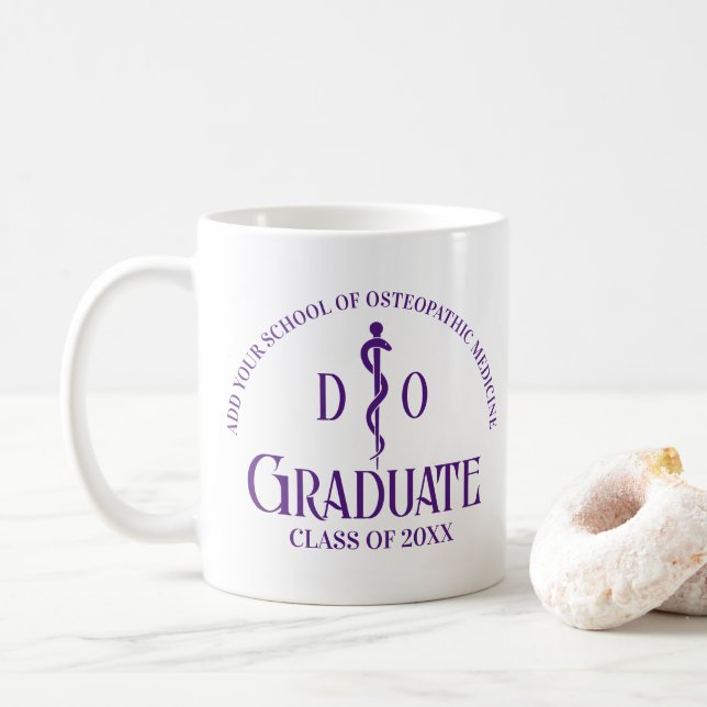 Taza De Café Graduado de la Escuela Médica Osteopática Púrpura  (Con donut)