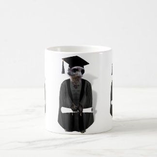 Taza De Café Graduado de Meerkat con traje gris y negro