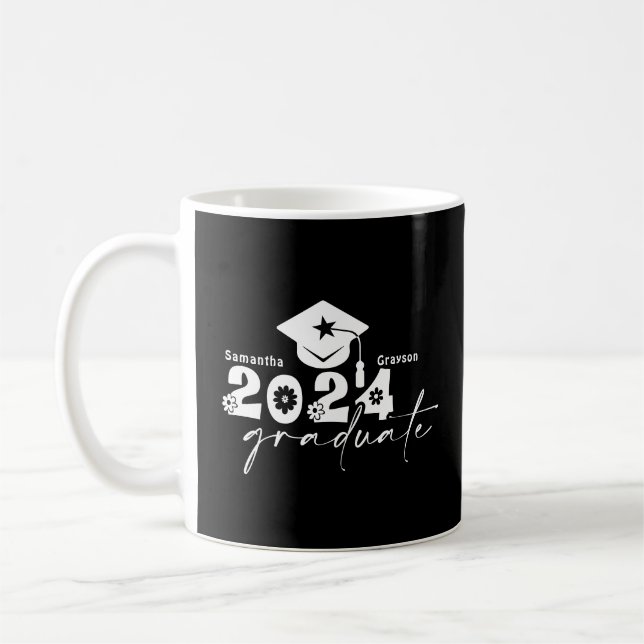 Taza De Café Graduado personalizado de 2024 en blanco/negro (Izquierda)