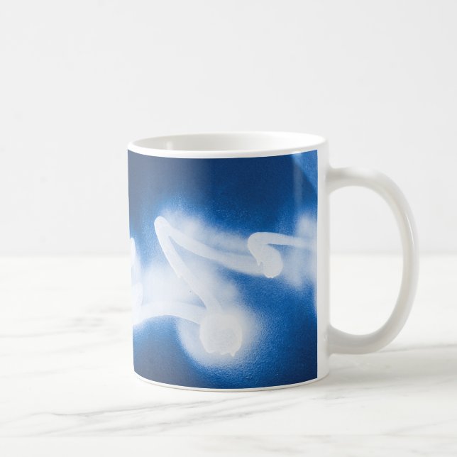 Taza De Café Graffiti pintado con aerosol en azul metalizado (Derecha)