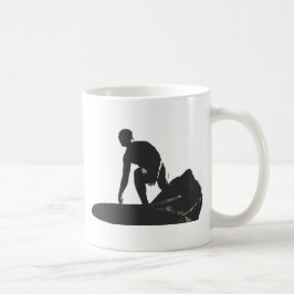 Taza de café gráfica de la persona que practica
