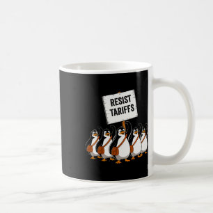 Taza De Café Gráfica Desi de novela divertida resiste activismo