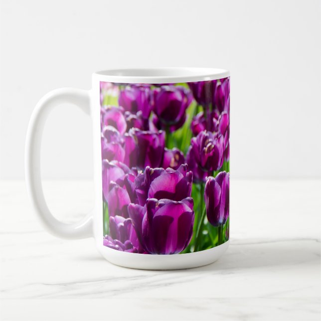 Taza De Café Gran campo de tulipanes morados (Izquierda)