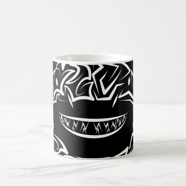 Taza De Café Gran tiburón blanco y negro tribal (Centro)