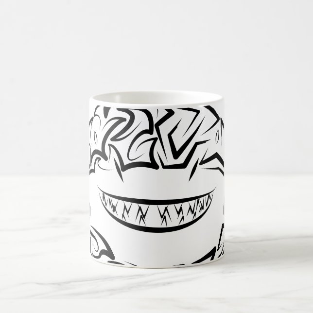Taza De Café Gran tiburón blanco y negro tribal (Centro)