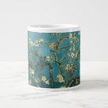 Taza De Café Grande Almond Blossom<br><div class="desc">Florecimiento de Almond por Vincent van Gogh La flor de almendras fue pintada en 1890 en honor a un evento especial en la vida de Vincent. El 31 de enero, el hermano de Vincent, Theo, y su esposa Johanna, tuvieron un hijo, y lo llamaron Vincent Willem. Vincent pintó esta rama...</div>
