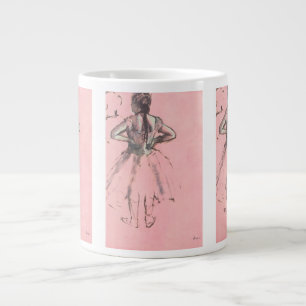 Taza De Café Grande Bailarina de espaldas, manos en las caderas de Edg