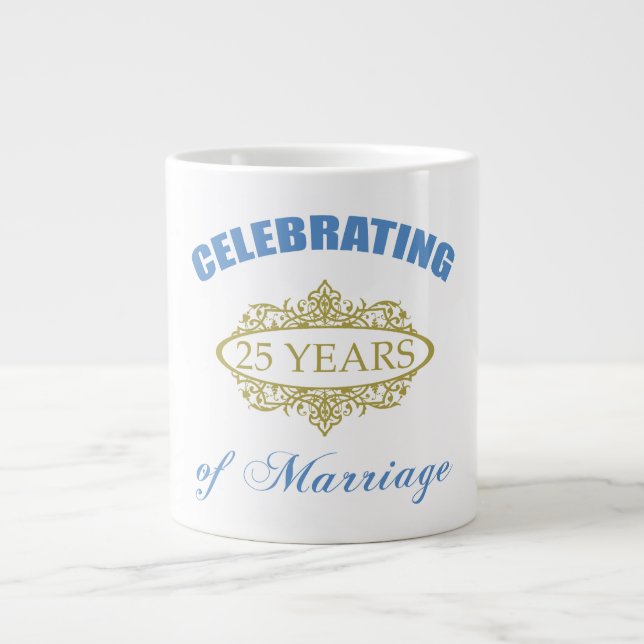 Taza De Café Grande Celebrando 25 Años De Matrimonio (Frente)