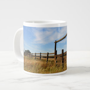 Taza De Café Grande Cercas en campo