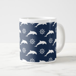Taza De Café Grande Delfínes en modelo del desfile