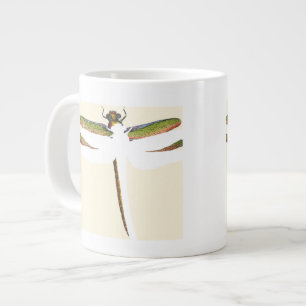 Taza De Café Grande Dragonfly en miniatura sobre fondo blanco