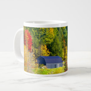 Taza De Café Grande EE. UU., Vermont. Follaje de otoño a lo largo de l
