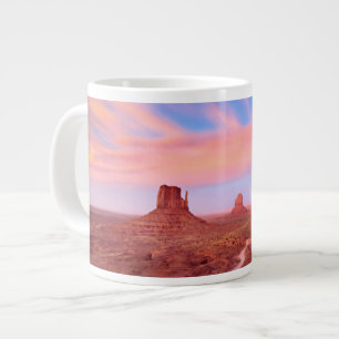Taza De Café Grande Fuertes vientos sobre el valle del desierto