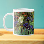 Taza De Café Grande Irises de Vincent van Gogh, Arte de Jardín Vintage<br><div class="desc">Irises (1889) de Vincent van Gogh es un bello arte vintage post impresionsionismo paisaje floral con un jardín con iris morado barbudo cultivado por amapolas naranjas. Una sola flor blanca de iris está floreciendo al borde. Sobre el artista: Vincent Willem van Gogh (1853-1890) fue uno de los pintores más famosos...</div>