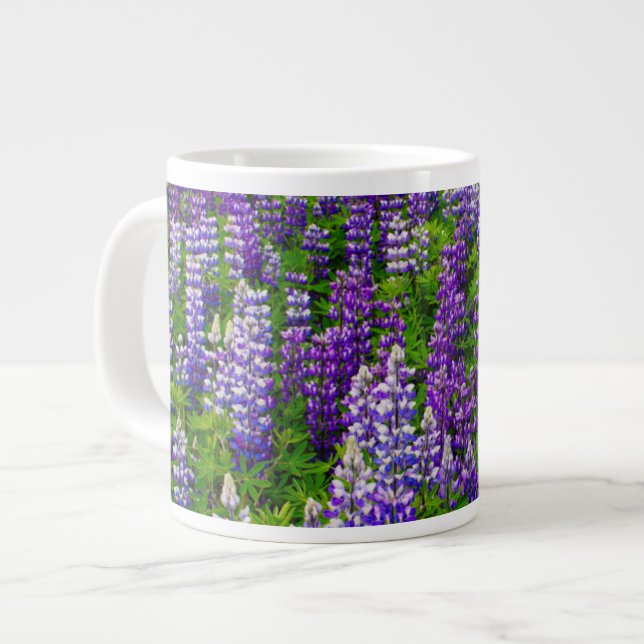 Taza De Café Grande Islandia. Vik i Myrdal. Campo de Lupines (Izquierda)