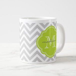 Taza De Café Grande Monograma del Personalizado de Chevron gris y verd