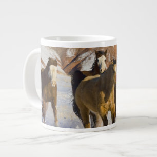 Taza De Café Grande Montañas Big Horn, Caballos corriendo en la nieve