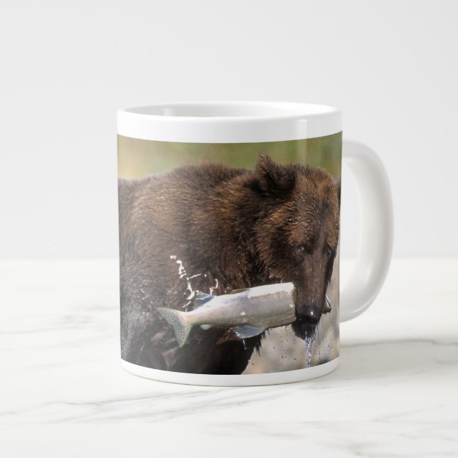 Taza De Café Grande Oso marrón, oso pardo, con salmón capturado, (Derecha)