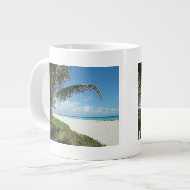 Taza De Café Grande Playa blanca w/Palm de la arena (Izquierda)