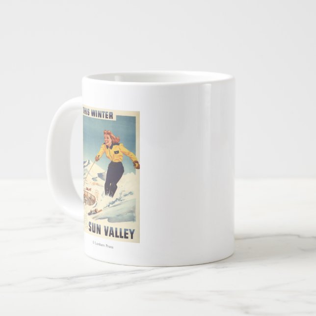 Taza De Café Grande poster sonriente y de esquí de la mujer (Izquierda)