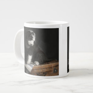 Taza De Café Grande Retrato Bobtail del perrito en estudio