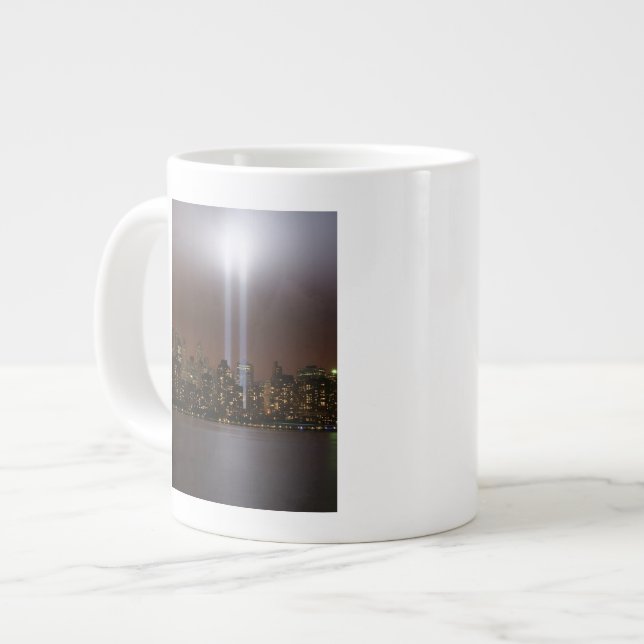 Taza De Café Grande Tributo del World Trade Center en luz en Nueva (Izquierda)