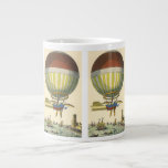 Taza De Café Grande Vintage Science Ficción Steampunk Hot Air Balloon<br><div class="desc">Ilustracion Vintage Ciencia Victoriana Ficción viaje futurista y transporte punk de vapor imagen. Un globo de aire caliente (un dirigible) con alas que sobrevuelan el océano con barcos. Hay un castillo en tierra firme y una multitud de personas está a orillas del mar. Un clásico libro de historietas retro de...</div>