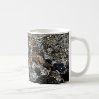 Taza De Café Granito de guijarros en el lago Tenaya en Yosemite