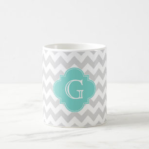 Taza De Café Gris Claro Chevron Blanco Monograma Cuatrifolio Ac