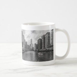 Taza de café gris de río Chicago y torre Trump