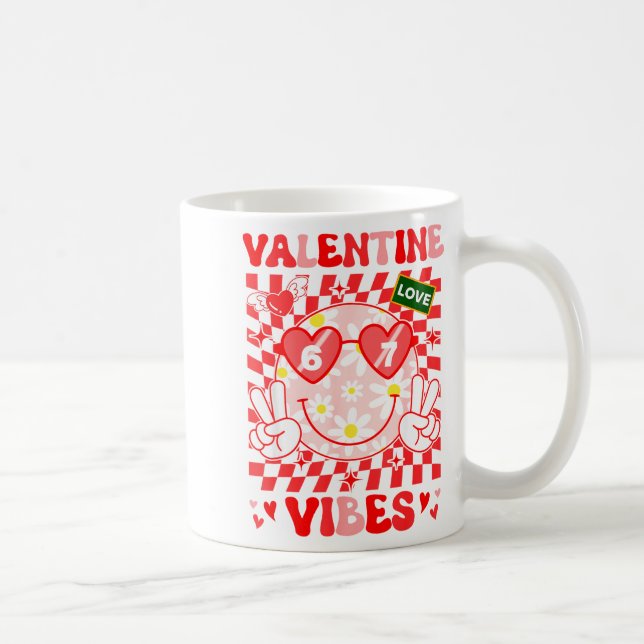 Taza De Café Groovy Valentine Vibes Happy Valentine's Day Girl  (Derecha)