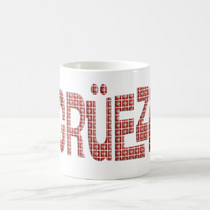 Taza De Café Grüezi con una superposición de banderas suizas.